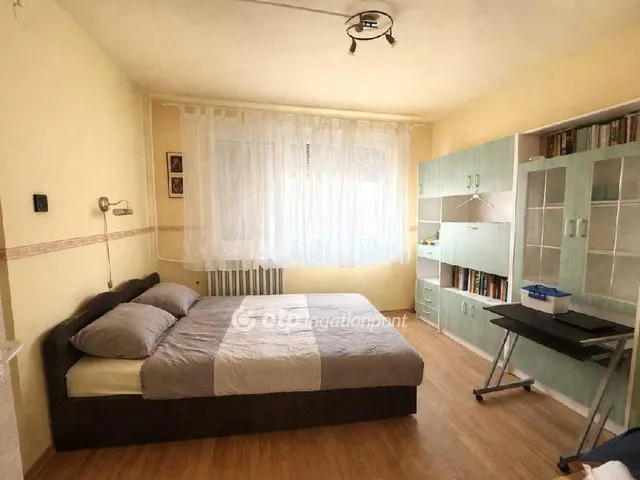 Eladó lakás Győr, Adyváros 68 nm