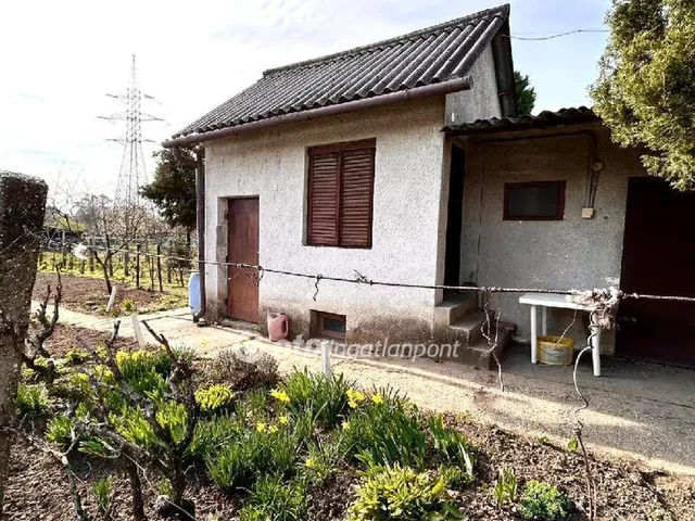 Eladó telek Győr, Szabadhegy 719 nm