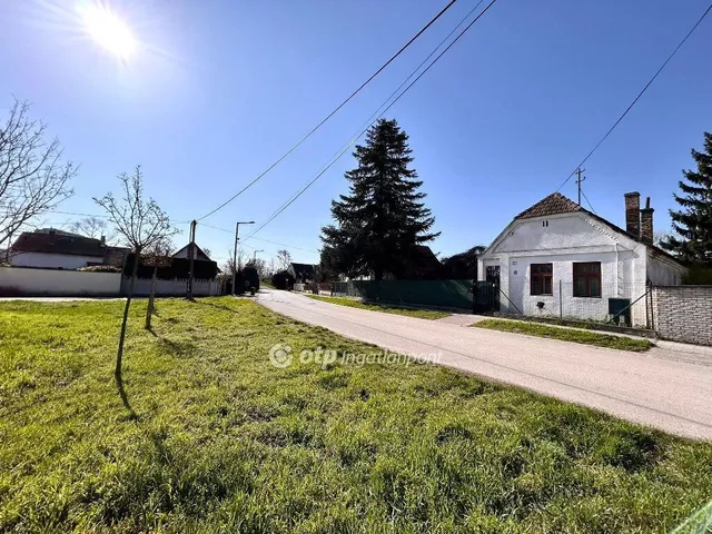 Eladó ház Győr, Révfalu 81 nm