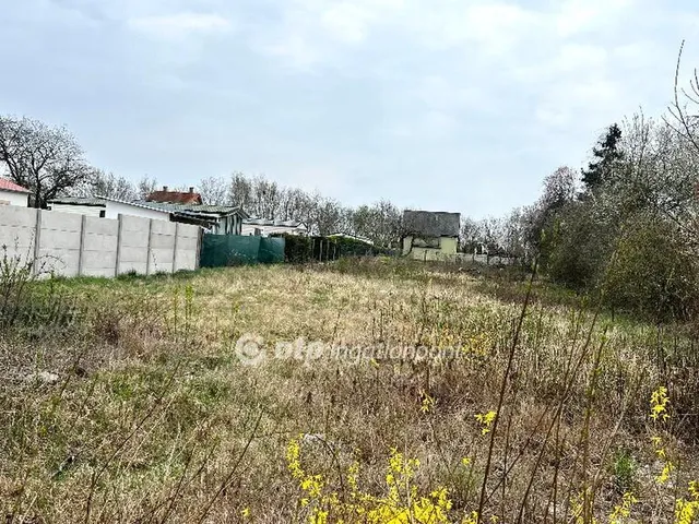 Eladó telek Ikrény 922 nm