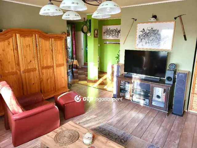 Eladó lakás Győr, Bácsa 111 nm