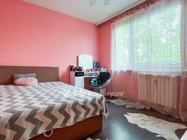 Eladó lakás Győr, Adyváros 53 nm