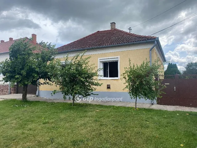 Eladó ház Kóny 112 nm