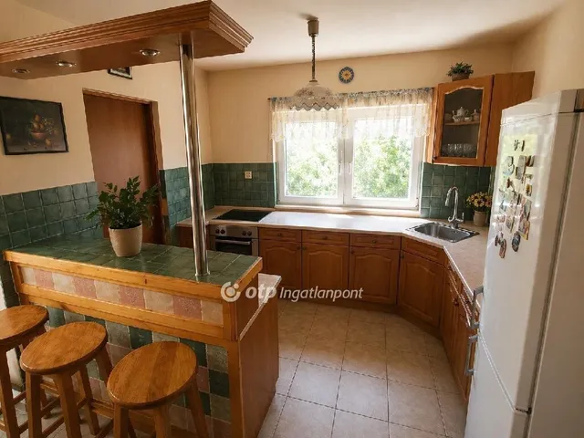 Eladó ház Győrladamér 194 nm