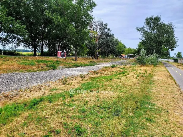 Eladó telek Győrzámoly 1899 nm