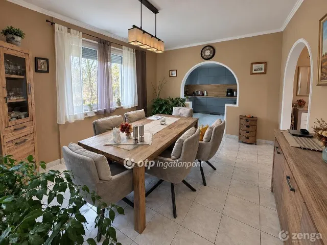 Eladó ház Dunaszeg 176 nm