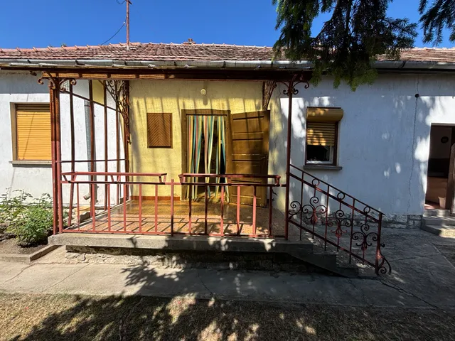 Eladó ház Pécsely 63 nm