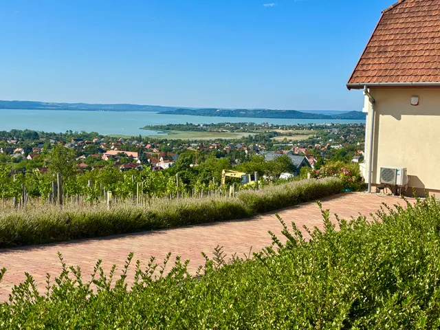 Eladó ház Csopak 145 nm