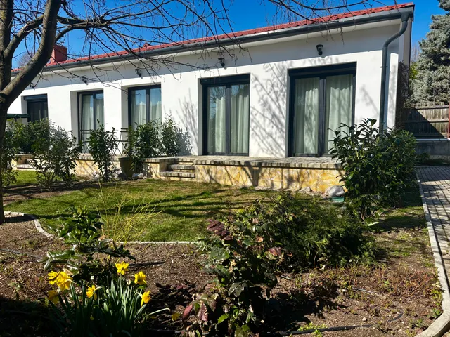 Eladó lakás Balatonfüred, Ófalu 60 nm