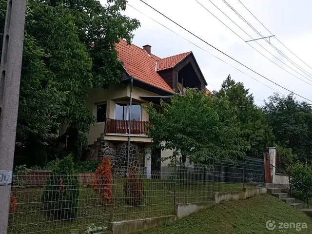 Eladó ház Bátonyterenye, Nagybátony, Móra Ferenc út 1. 160 nm