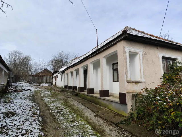 Eladó lakás Hangács 100 nm