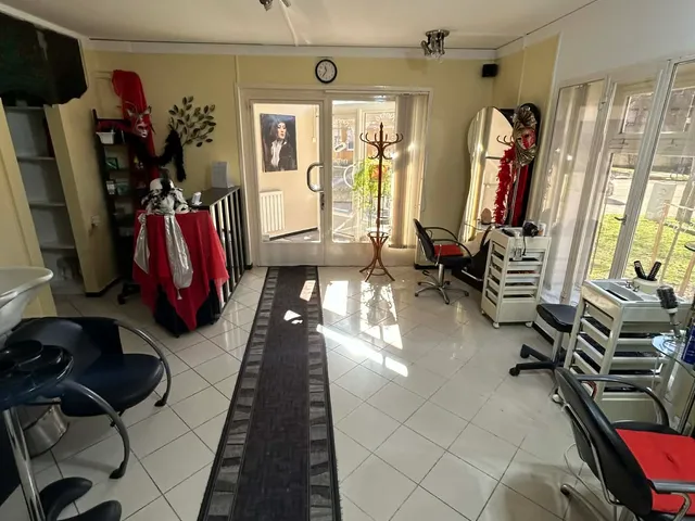 Eladó kereskedelmi és ipari ingatlan Kaposvár, Északnyugati városrész 210 nm