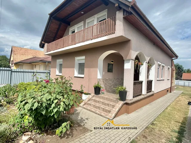 Eladó ház Balatonlelle 178 nm