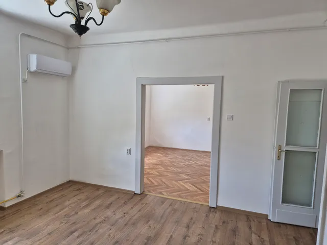 Eladó lakás Szolnok, Belváros 58 nm