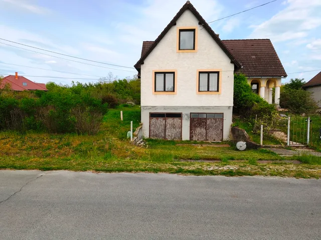 Eladó ház Gyulakeszi 150 nm