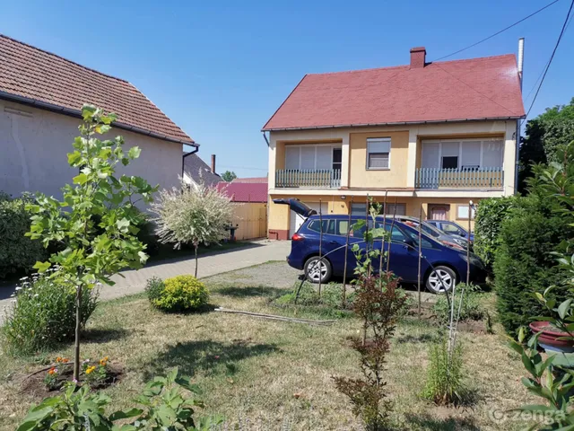 Eladó ház Tiszafüred 220 nm