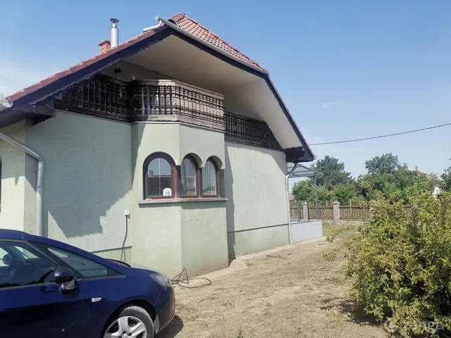 Eladó ház Tiszaszőlős 223 nm