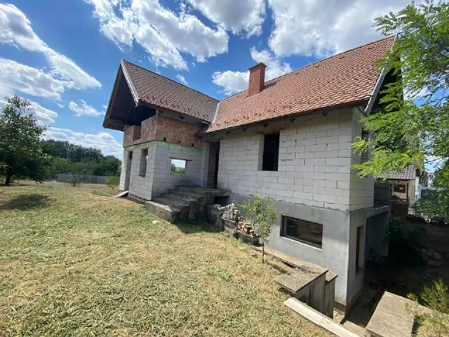 Eladó ház Dány 120 nm