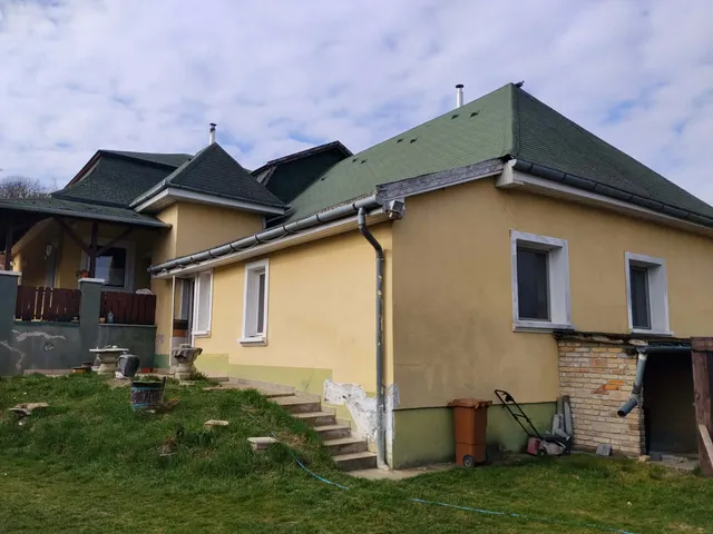 Eladó ház Valkó 150 nm