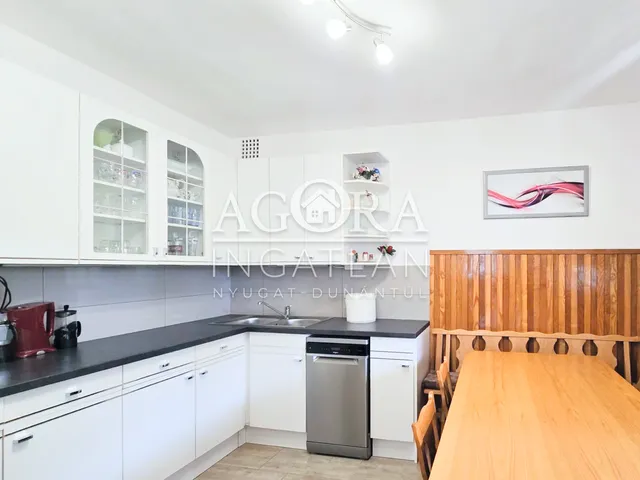 Eladó ház Lenti 170 nm