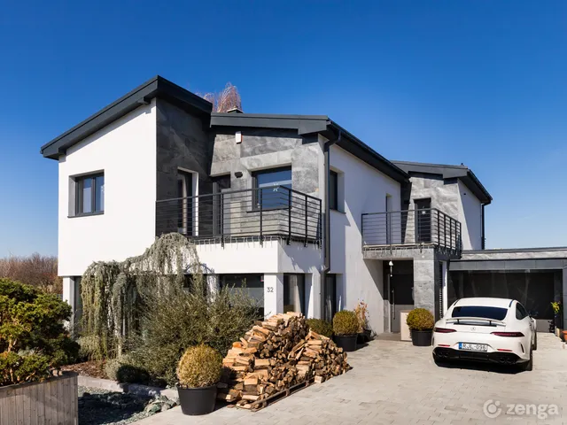 Eladó ház Győrújbarát 268 nm