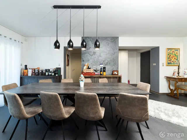 Eladó ház Győrújbarát 268 nm