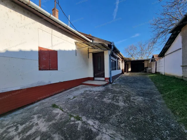 Eladó ház Sarkad 105 nm