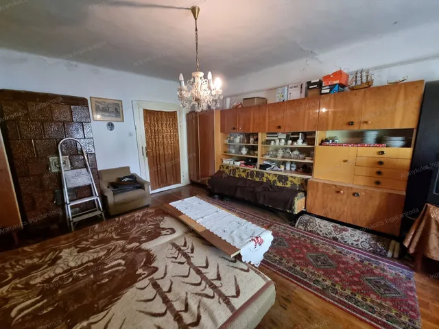 Eladó lakás Gyula, Nagyrománváros 103 nm