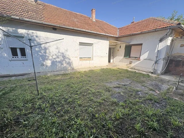 Eladó ház Gyula, Újvári 949 nm
