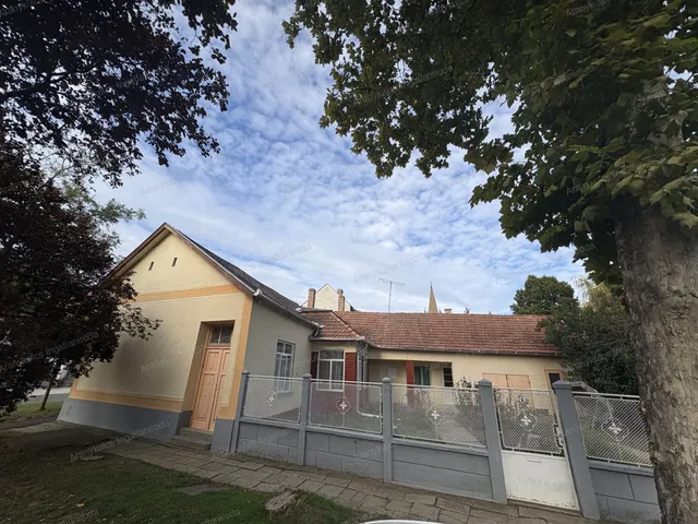 Eladó ház Gyula, Kétmalom utca 114 nm