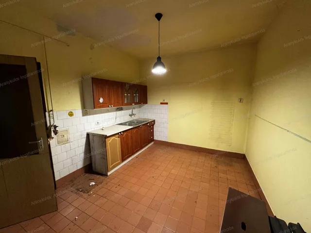 Eladó ház Gyula, Németváros, Árnyas utca 171 nm