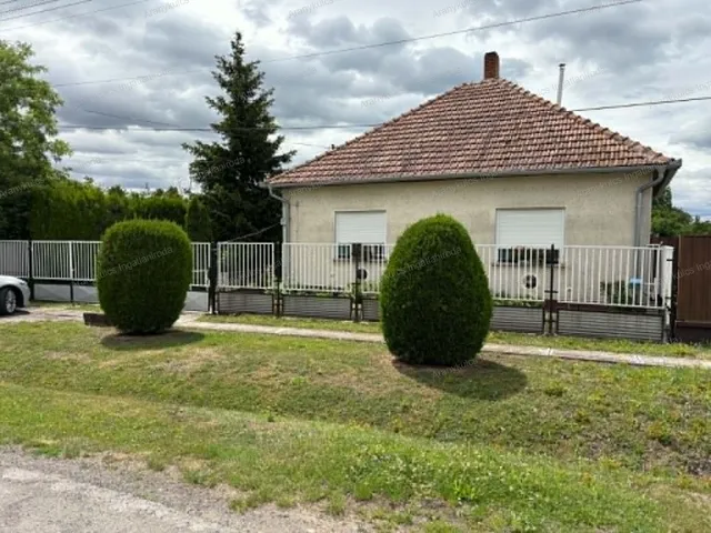 Eladó ház Sarkad 61 nm