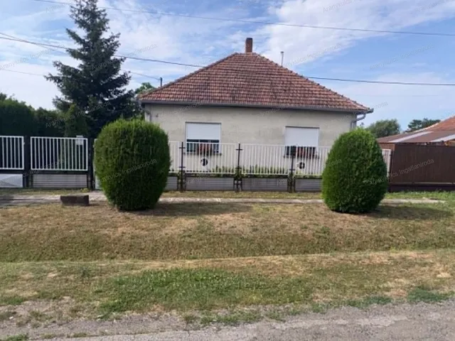 Eladó ház Sarkad 61 nm