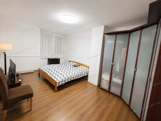 Eladó lakás Békéscsaba, Kazinczy-lakótelep 58 nm