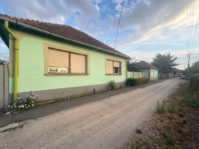 Eladó ház Méhkerék 136 nm