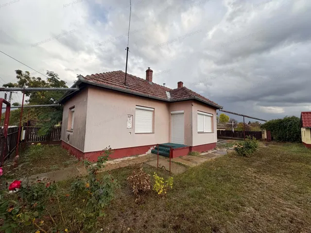 Eladó ház Sarkad 70 nm
