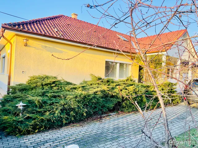 Eladó ház Dány 122 nm