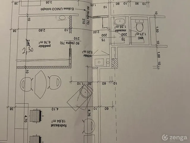 Eladó kereskedelmi és ipari ingatlan Székesfehérvár, Huszár utca 2/7 49 nm