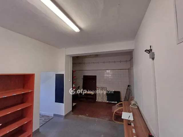 Eladó kereskedelmi és ipari ingatlan Polgár 204 nm