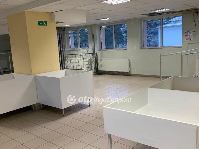 Eladó kereskedelmi és ipari ingatlan Nyíregyháza 993 nm