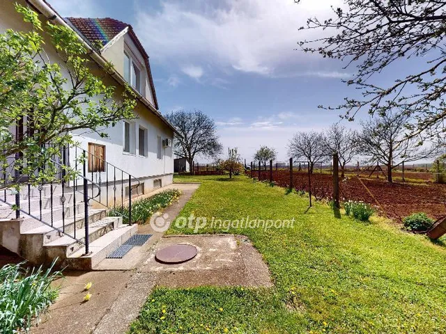 Eladó ház Kótaj 150 nm