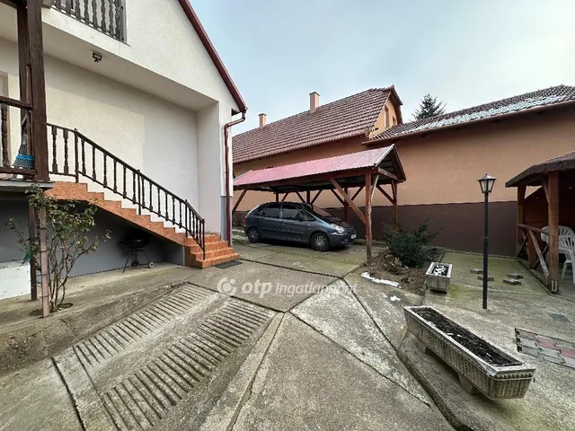Eladó ház Nyíregyháza, Sóstóhegy 225 nm