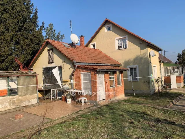 Eladó kereskedelmi és ipari ingatlan Nyíregyháza 219 nm