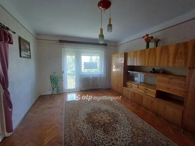 Eladó lakás Polgár 69 nm