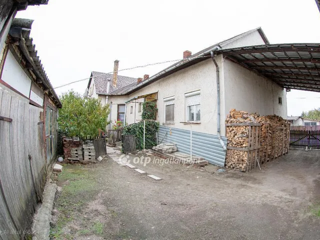 Eladó ház Tiszalök 147 nm