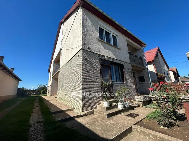 Eladó ház Gávavencsellő 137 nm