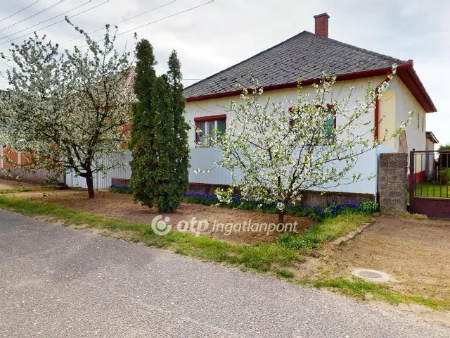 Eladó ház Demecser 76 nm