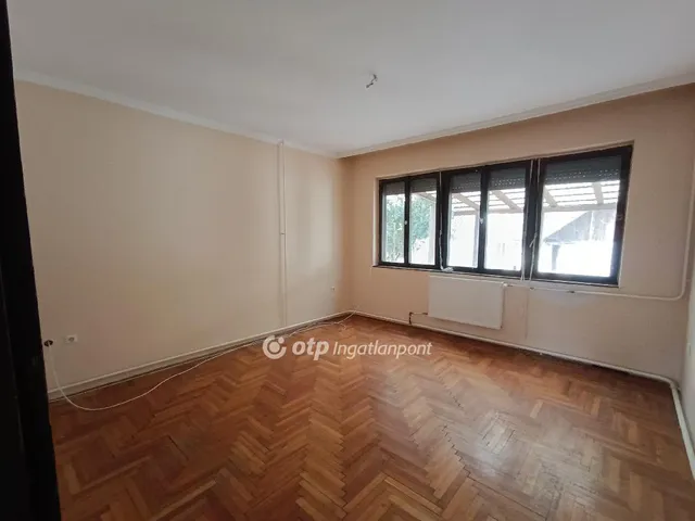 Eladó lakás Tuzsér 140 nm