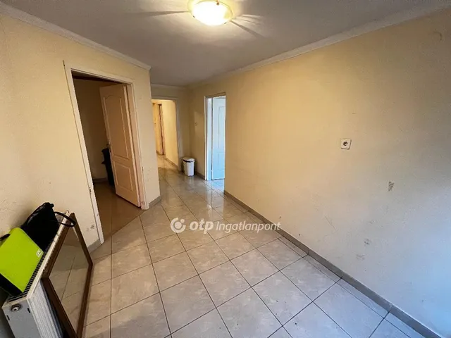 Eladó kereskedelmi és ipari ingatlan Nyíregyháza 115 nm