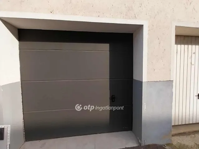 Eladó garázs Nyíregyháza 36 nm
